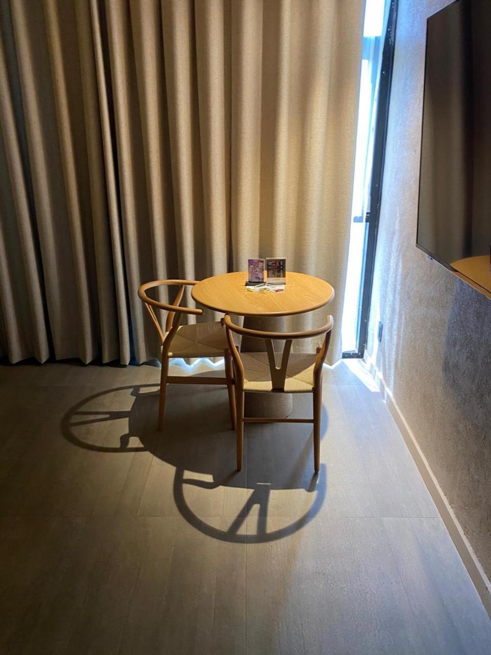 Motel London Concepcion del Valle Екстер'єр фото