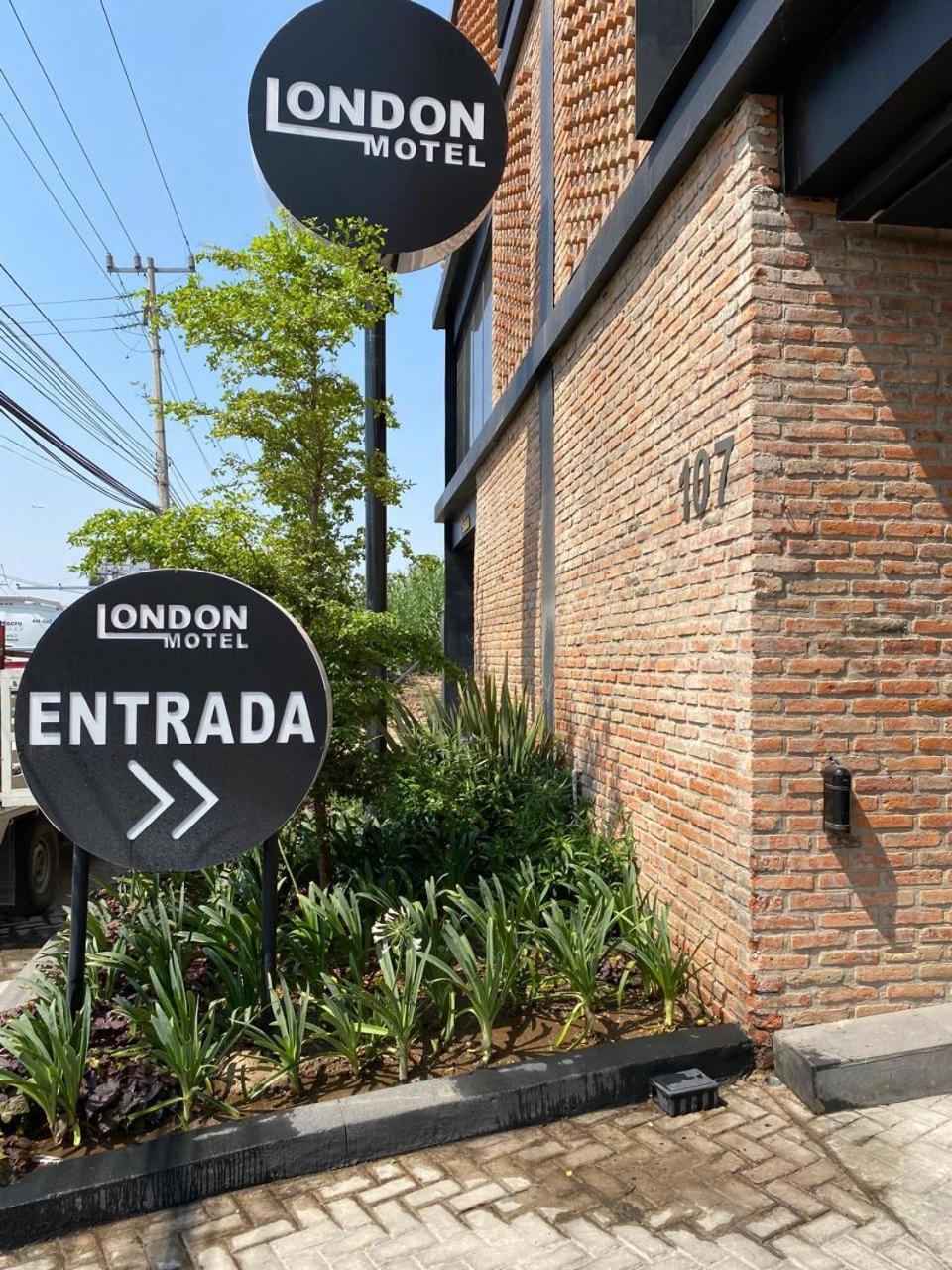 Motel London Concepcion del Valle Екстер'єр фото